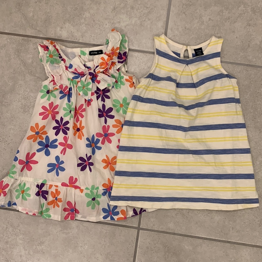 Baby gap dress bundle size 12-18 mo